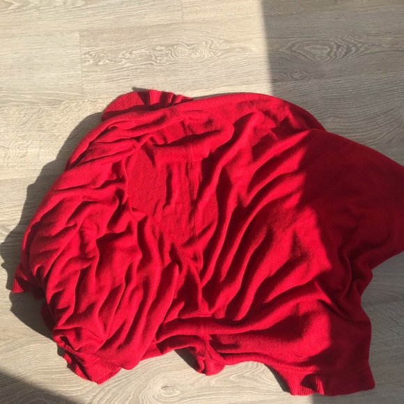 💚4 for $30💚 NWOT Laura Red Knitted Poncho / Cape - Picture 6 of 7